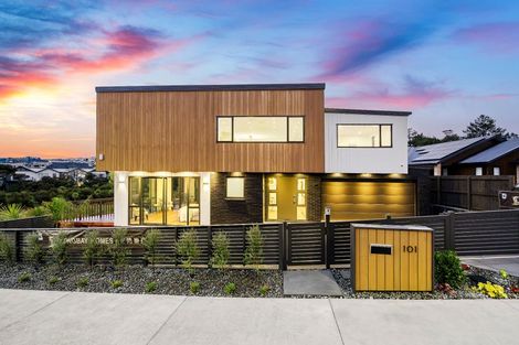 Photo of property in 101 Glenvar Ridge Road, Long Bay, Auckland, 0630