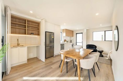 Photo of property in 4/7 Wainuiomata Road, Wainuiomata, Lower Hutt, 5014