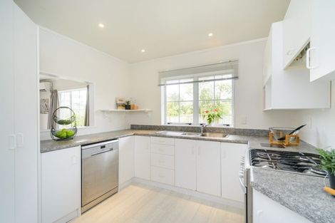 Photo of property in 155 Summerhill Drive, Fitzherbert, Palmerston North, 4410