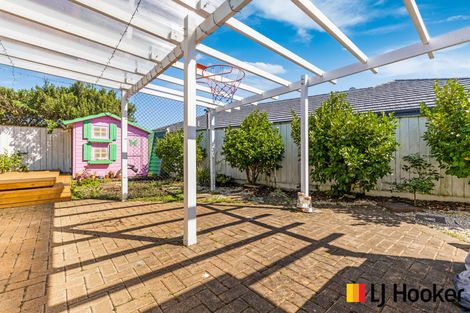 Photo of property in 4 Croftview Road, Wattle Downs, Auckland, 2103