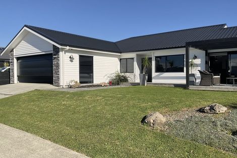 Photo of property in 4 Ahi Kaa Lane, Snells Beach, 0920
