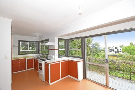 Photo of property in 37 Totara Road, Leigh, 0985