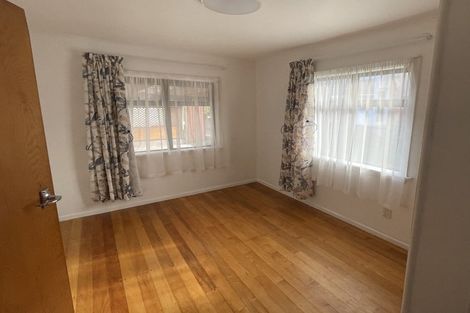 Photo of property in 7 Tiki Street, New Lynn, Auckland, 0600