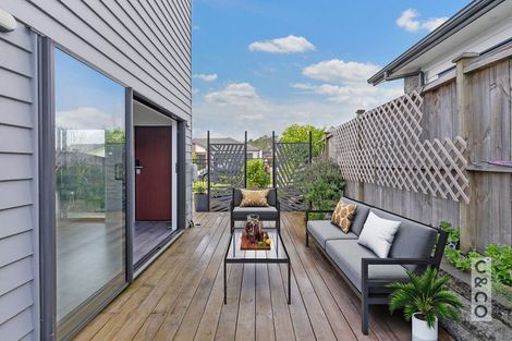 Photo of property in 2e Vinistra Road, Kumeu, 0810