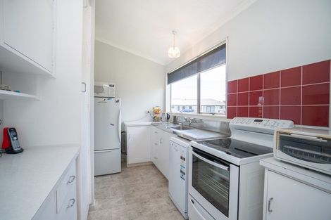 Photo of property in 15 Chelmarsh Place, Highbury, Palmerston North, 4412