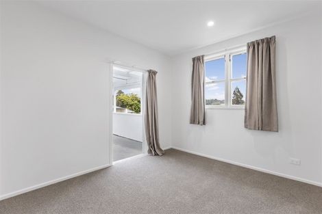 Photo of property in 70b Colwill Road, Massey, Auckland, 0614