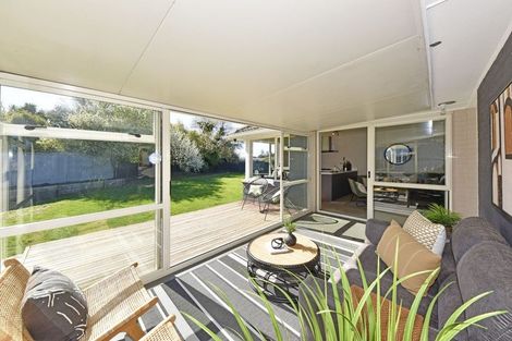 Photo of property in 21 Wildwood Avenue, Wainoni, Christchurch, 8061