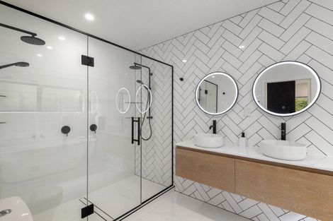 Photo of property in 32a Braemar Road, Castor Bay, Auckland, 0620