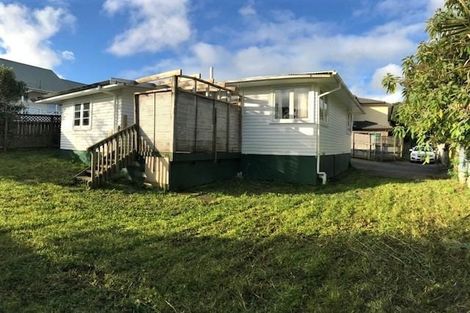 Photo of property in 68a Flanshaw Road, Te Atatu South, Auckland, 0610