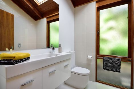 Photo of property in 26 Braemar Road, Castor Bay, Auckland, 0620