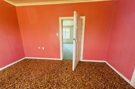 Photo of property in 2 Westbourne Terrace, Castlecliff, Whanganui, 4501