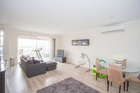 Photo of property in 17 Hakawai Avenue, Takanini, 2112