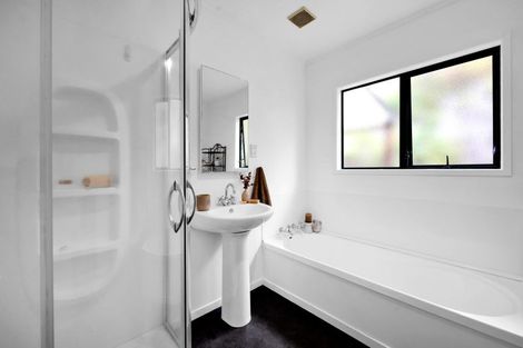 Photo of property in 69 Lorna Street, Lynmouth, New Plymouth, 4310