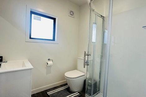 Photo of property in 7 Fulmar Way, Unsworth Heights, Auckland, 0632