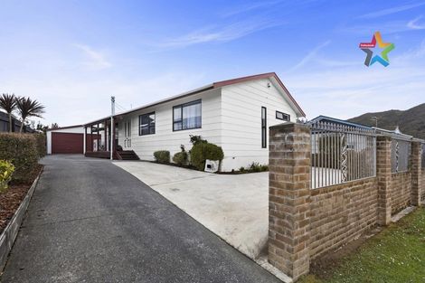 Photo of property in 4 Stockdale Street, Wainuiomata, Lower Hutt, 5014