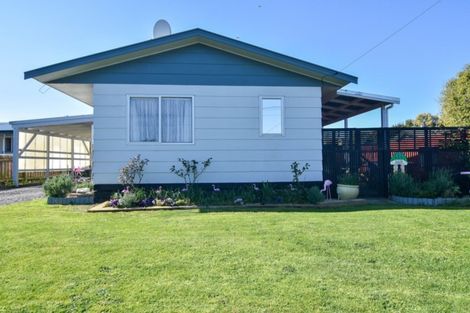 Photo of property in 66 Victoria Street, Carterton, 5713