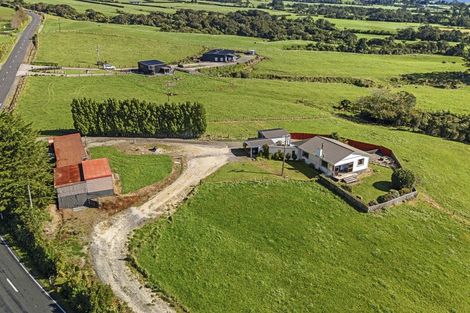 Photo of property in 1382 Carrington Road, Hurworth, New Plymouth, 4371