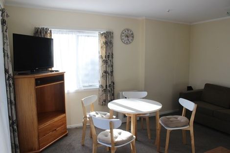 Photo of property in 1/179 Carlisle Road, Northcross, Auckland, 0632