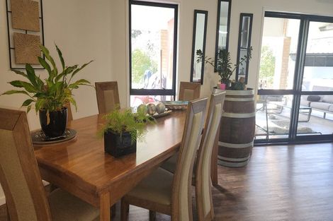 Photo of property in 15 Opal Avenue, Timberlea, Upper Hutt, 5018