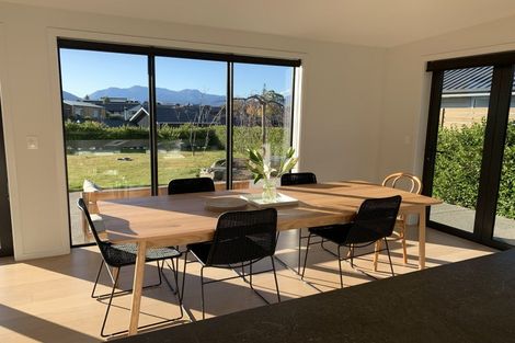 Photo of property in 32 Niger Street, Wanaka, 9305