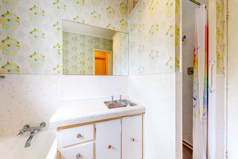 Photo of property in 134 Brunton Crescent, Thames, 3500