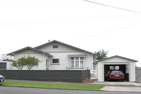 Photo of property in 58 Fitzroy Road, Fitzroy, New Plymouth, 4312