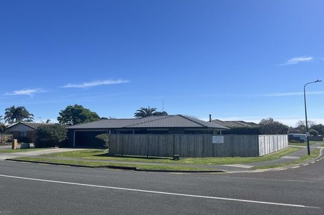 Photo of property in 51 Pacific View Road, Papamoa Beach, Papamoa, 3118
