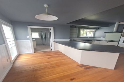 Photo of property in 100 Shakespeare Road, Waltham, Christchurch, 8023