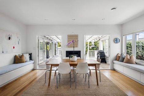 Photo of property in 165 Vauxhall Road, Narrow Neck, Auckland, 0624