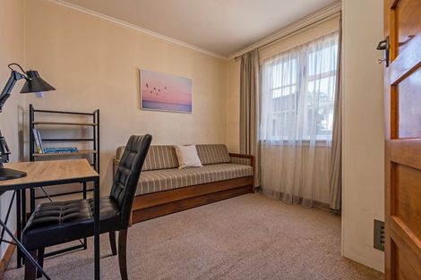 Photo of property in 16 Freyberg Street, Roslyn, Palmerston North, 4414