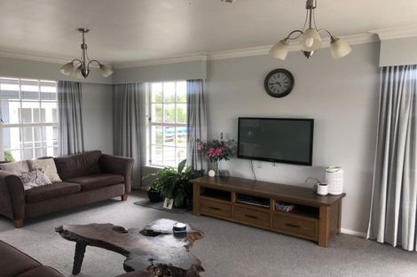 Photo of property in 15 Seamer Place, St Andrews, Hamilton, 3200