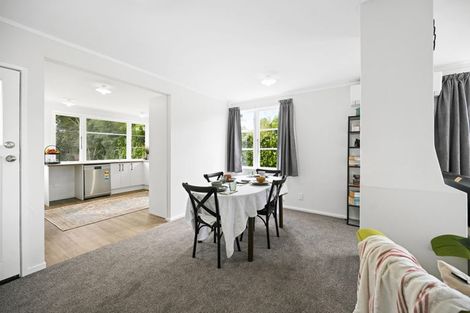 Photo of property in 15 Paul Crescent, Fairfield, Hamilton, 3214