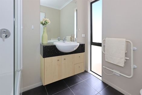 Photo of property in 12 Peachstone Lane, Henderson, Auckland, 0612