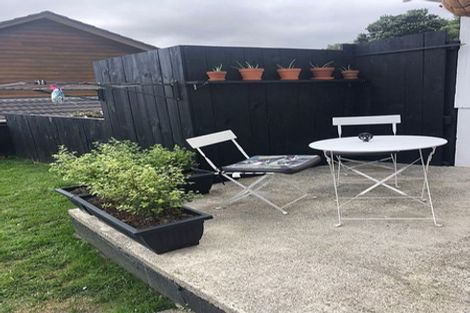 Photo of property in 70 Melbourne Road, Island Bay, Wellington, 6023