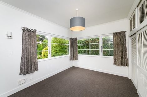 Photo of property in 4 Awatea Terrace, Hokowhitu, Palmerston North, 4410