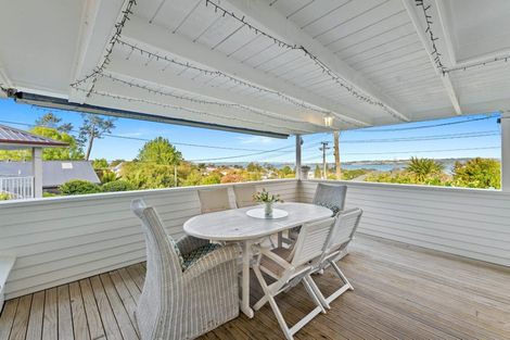 Photo of property in 56 Parkhill Road, Mellons Bay, Auckland, 2014