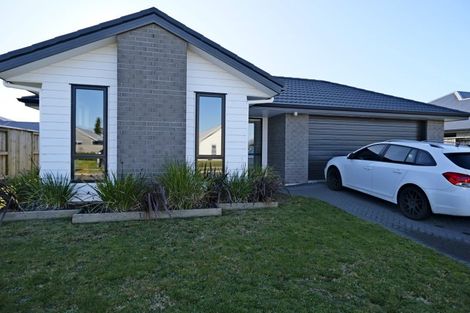 Photo of property in 39 Huka Heights Drive, Rangatira Park, Taupo, 3330