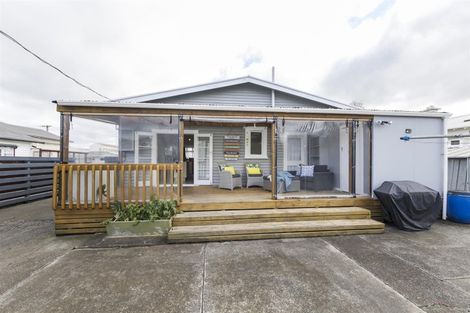 Photo of property in 28 Hair Street, Marton, 4710