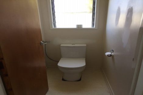 Photo of property in 35 Clayburn Road, Glen Eden, Auckland, 0602