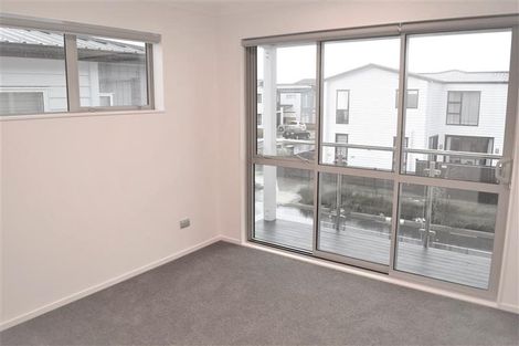 Photo of property in 32 Silvereye Road, Hobsonville, Auckland, 0616