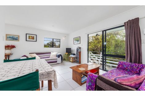 Photo of property in 2/24 Sunnyside Road, Sunnyvale, Auckland, 0612