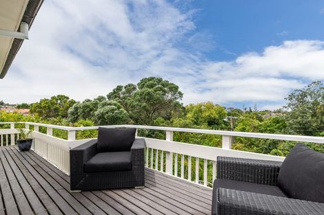 Photo of property in 27 Creamer Avenue, Belmont, Auckland, 0622