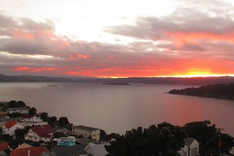 Photo of property in 17 Palliser Road, Roseneath, Wellington, 6011