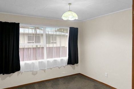 Photo of property in 77 Riverpark Crescent, Henderson, Auckland, 0610