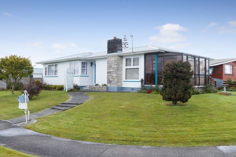 Photo of property in 10 Wairau Place, Kelvin Grove, Palmerston North, 4414