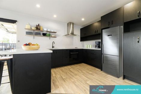 Photo of property in 5 Foyle Place, Glendene, Auckland, 0602