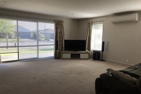 Photo of property in 56 Rannoch Drive, Broomfield, Christchurch, 8042