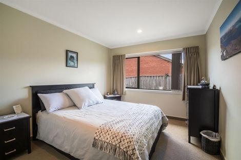 Photo of property in 6 Aotea Drive, Aotea, Porirua, 5024