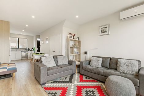 Photo of property in 43 Walsh Road, Papakura, 2110