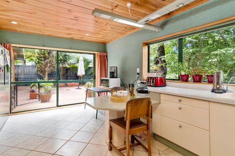 Photo of property in 70 Grand Vue Road, Kawaha Point, Rotorua, 3010